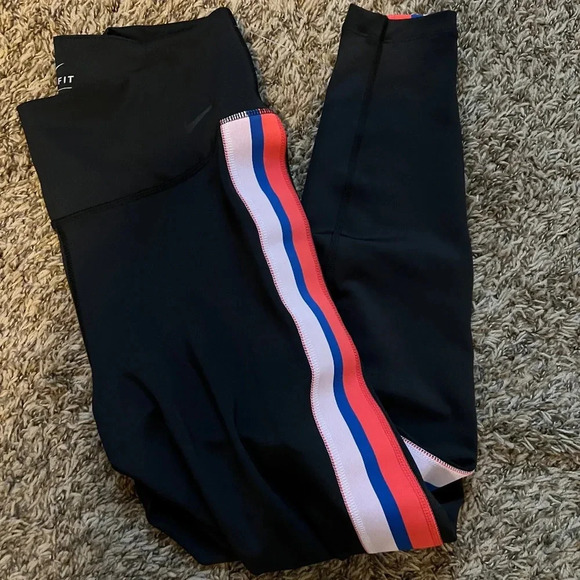 NWOT Nike One Women's Power 7/8 Training Tights medium black - Picture 1 of 4